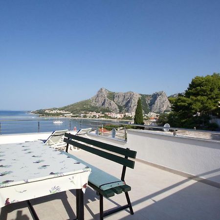 Apartment Lelas Omiš Eksteriør bilde