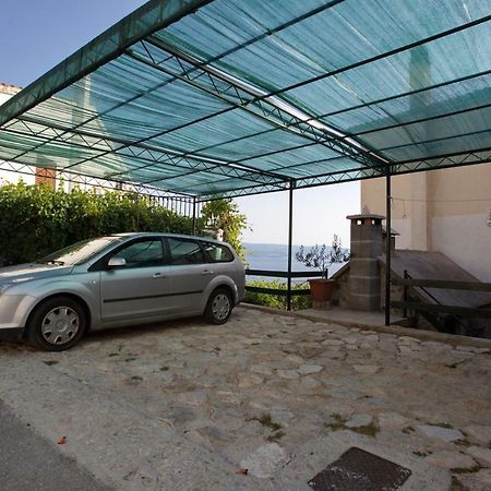 Apartment Lelas Omiš Eksteriør bilde