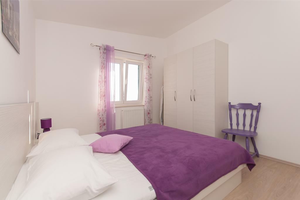 Apartment Lelas Omiš Eksteriør bilde