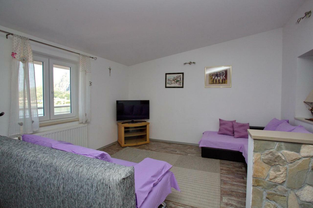 Apartment Lelas Omiš Eksteriør bilde