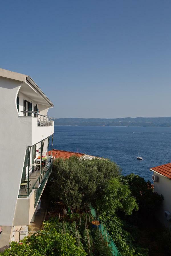 Apartment Lelas Omiš Eksteriør bilde