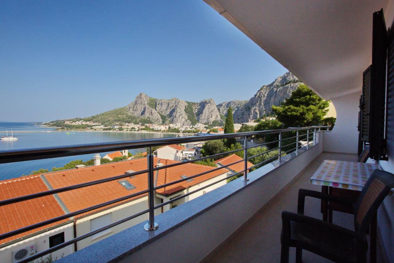 Apartment Lelas Omiš Eksteriør bilde