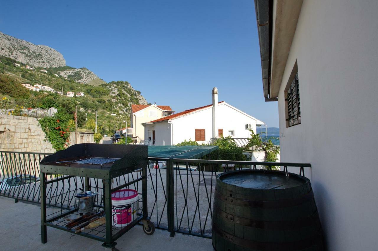 Apartment Lelas Omiš Eksteriør bilde